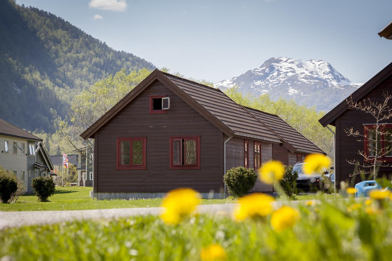 Forde Gjestehus Og Camping Exterior photo