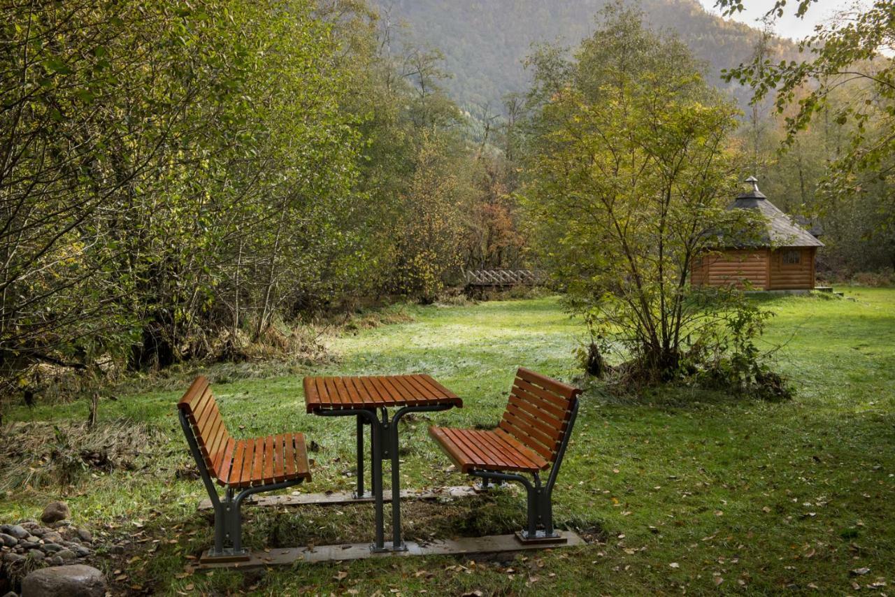 Forde Gjestehus Og Camping Exterior photo